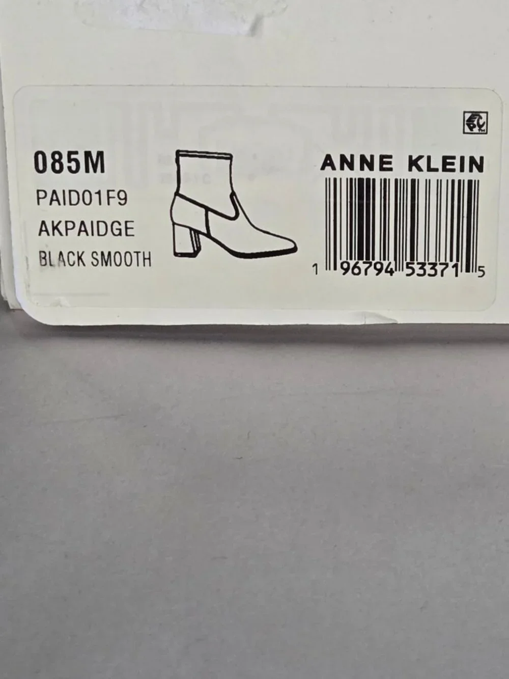 Anne Klein paidge brings